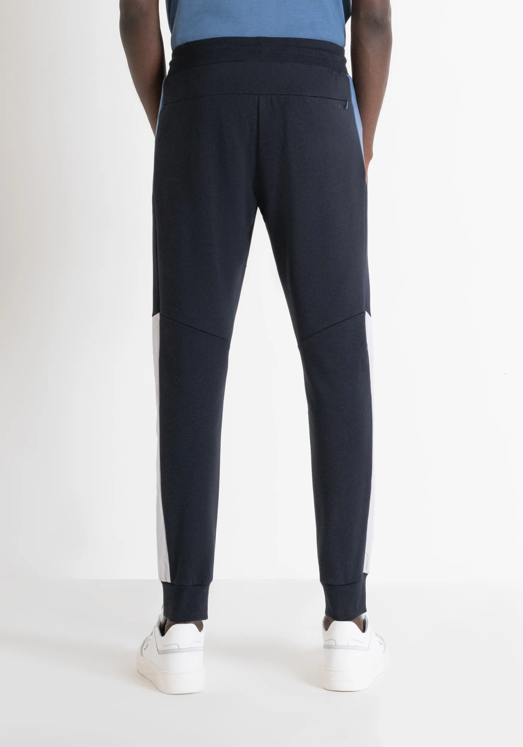 PANTALONES REGULAR FIT DE FELPA DE MEZCLA DE ALGODÓN CON BANDAS EN CONTRASTE